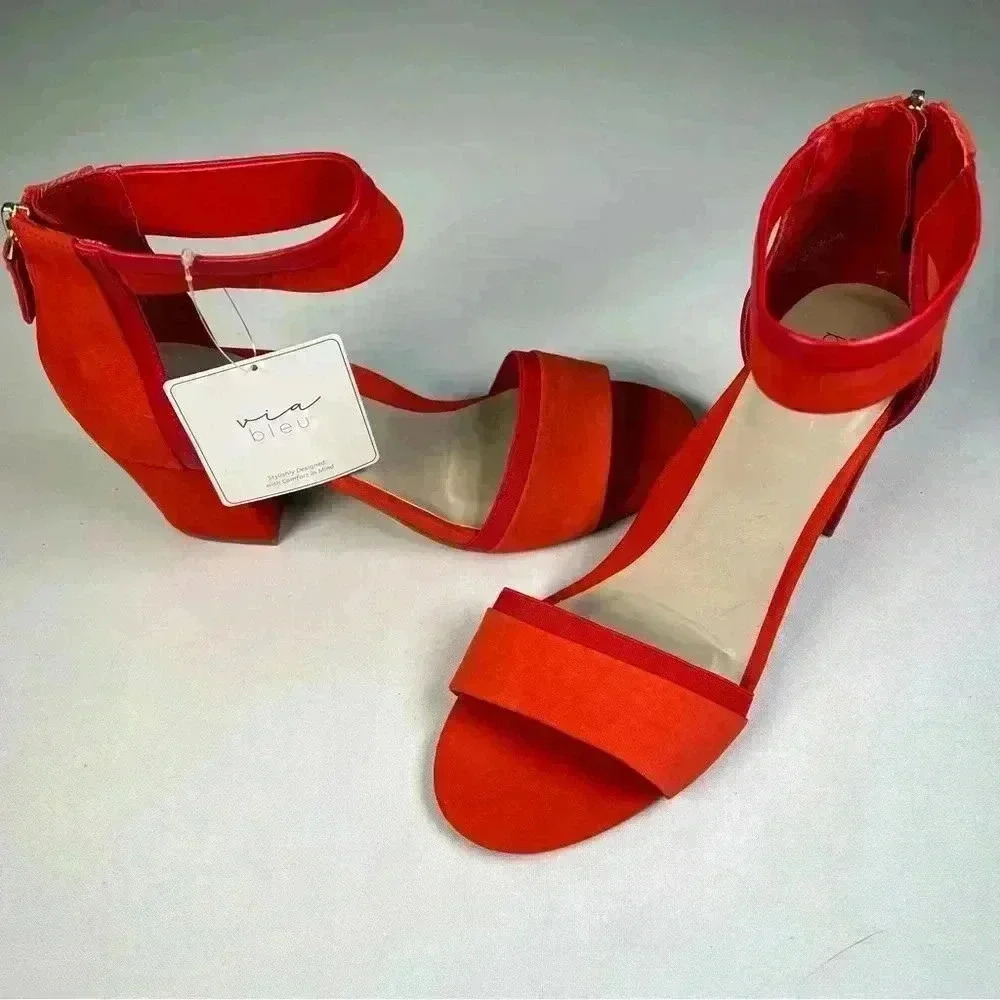 Via Blue Red Nubuck Priscilla Sandal, 9.5
NEW. $89 disc $45